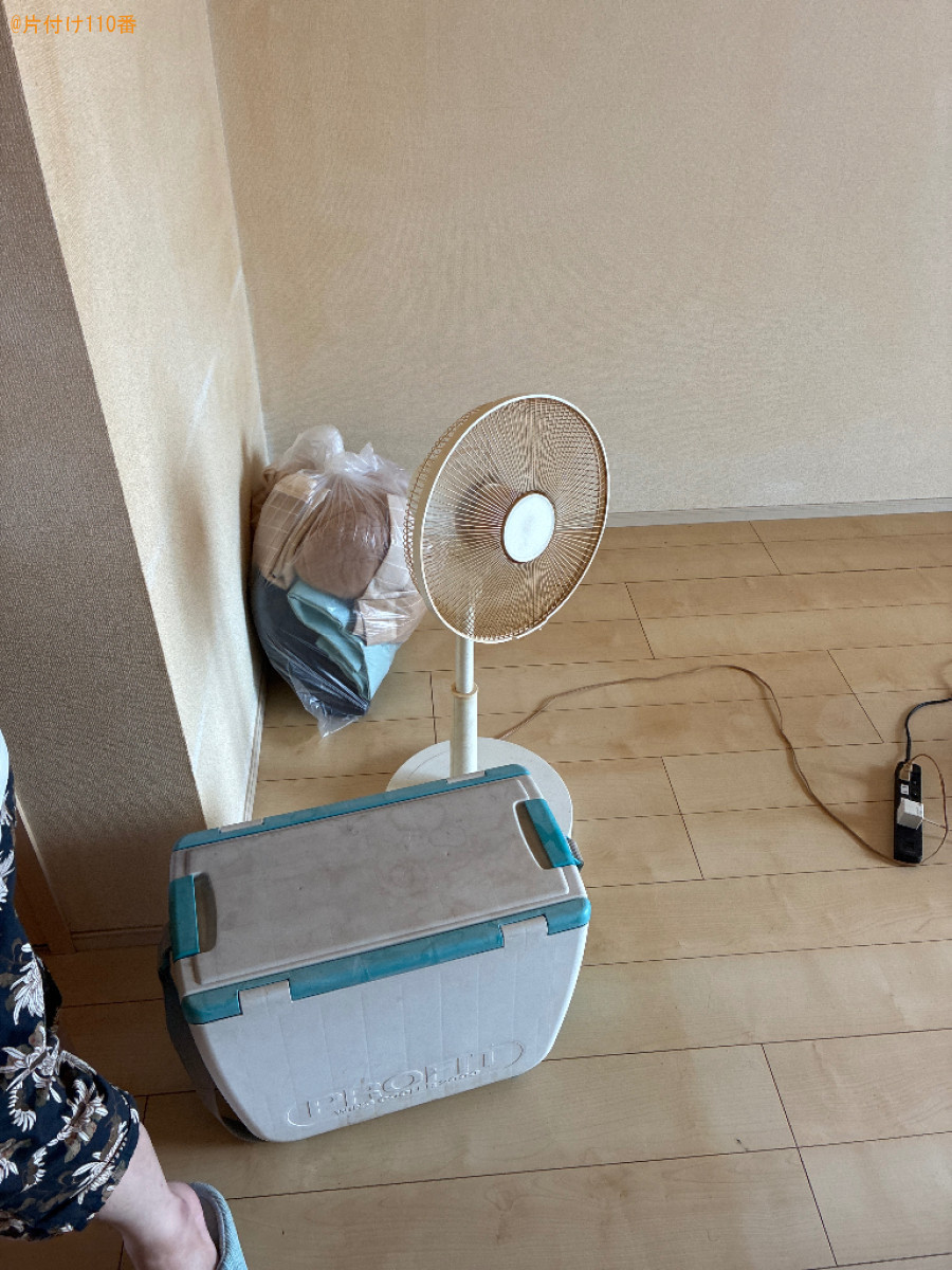 ソファーベッド、カラーボックス、掃除機、クーラーボックス等の回収